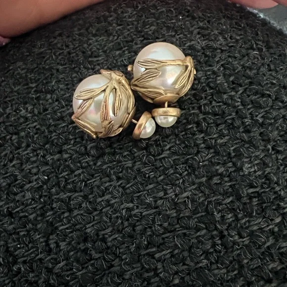 Dior Gold and Pearl Earrings - Picture 3 of 12